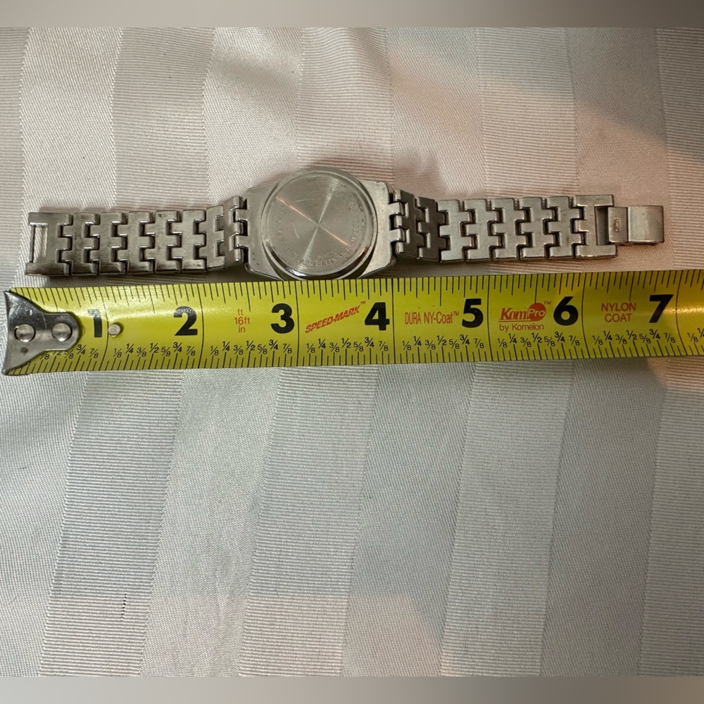 Ladies Quartz Watch - Picture 9 of 9